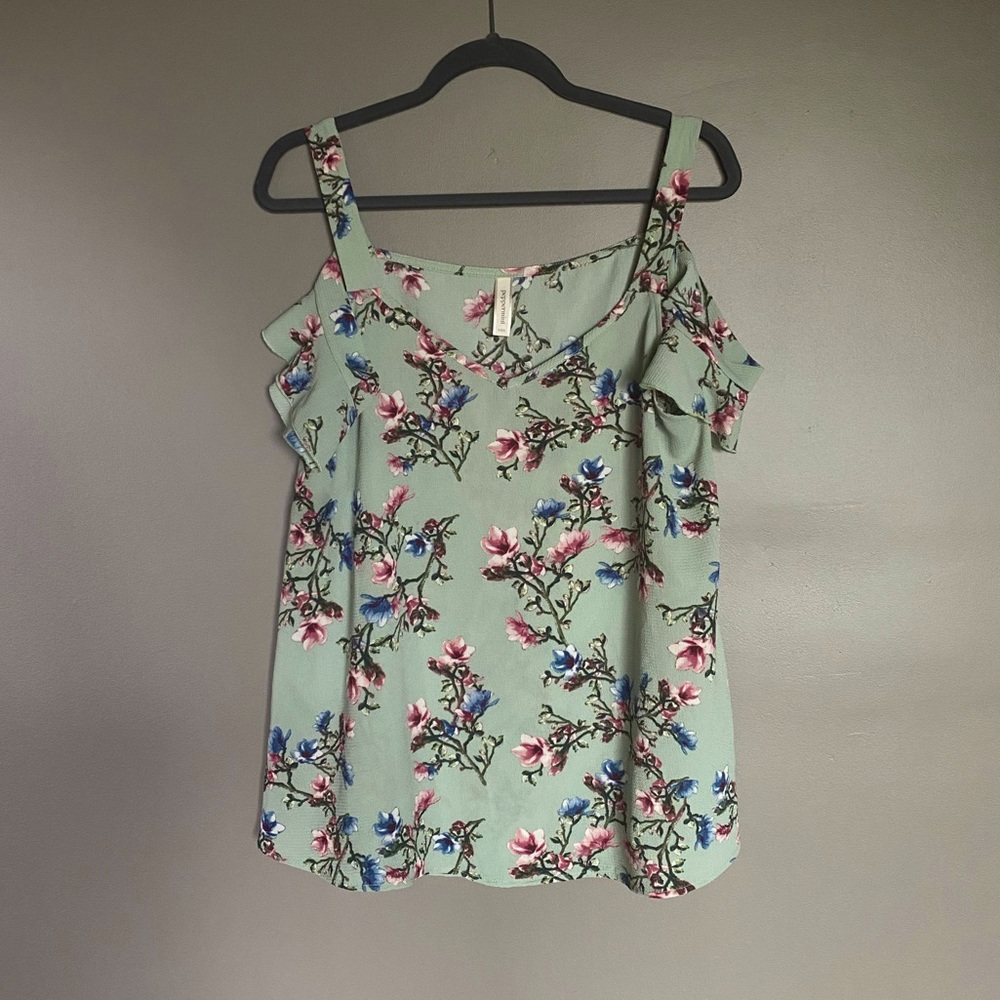 Floral flutter sleeve blouse